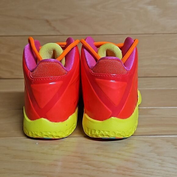 Lebron XI Size 11.5 Fruity Pebbles Kids Youth Basketball Shoe 621713-600 - Picture 9 of 11